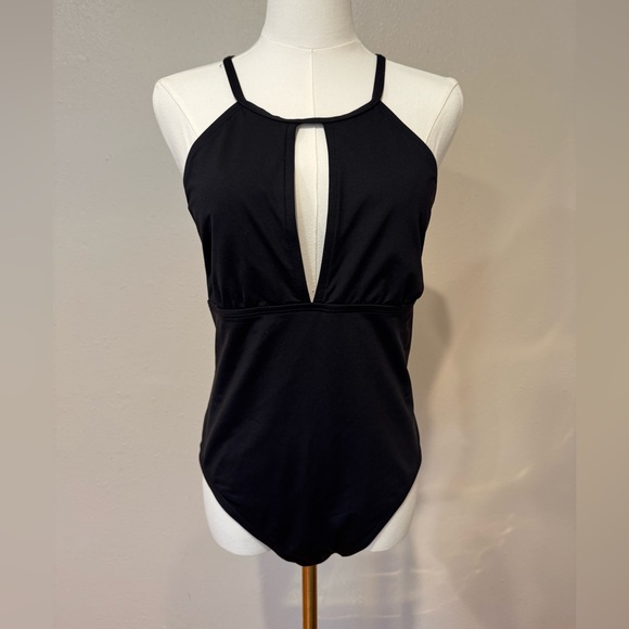 La Blanca Other - La Blanca Keyhole Black Swimsuit